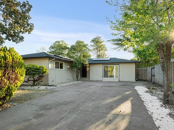 2nd image of 1728 Ensenada Ct