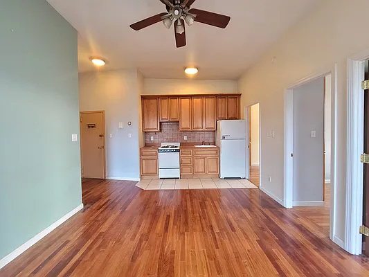 Rented by Highline Residential | media 2