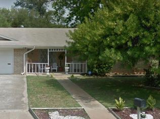 926 Hillcrest Dr, Pleasanton, TX 78064