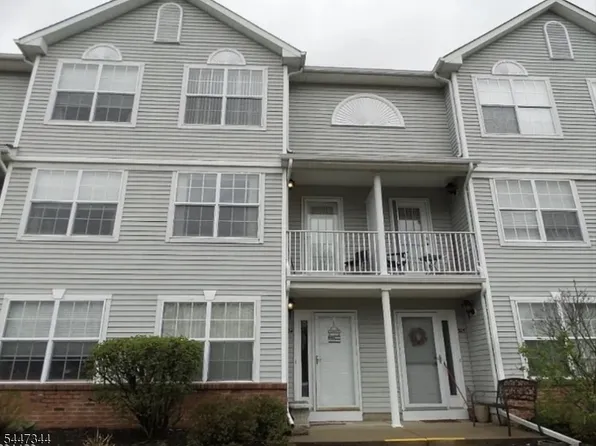 304 Mercer Ct #304, Hackettstown, NJ 07840
