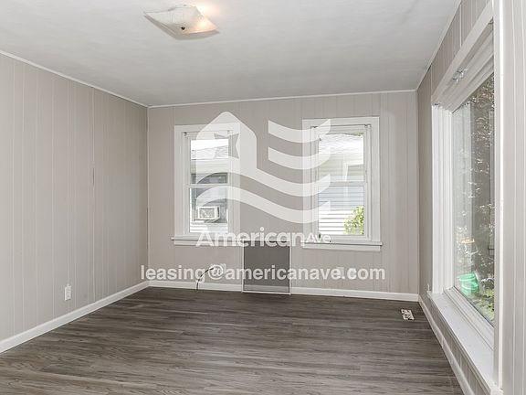1464141_002_living_room_13993674.jpg