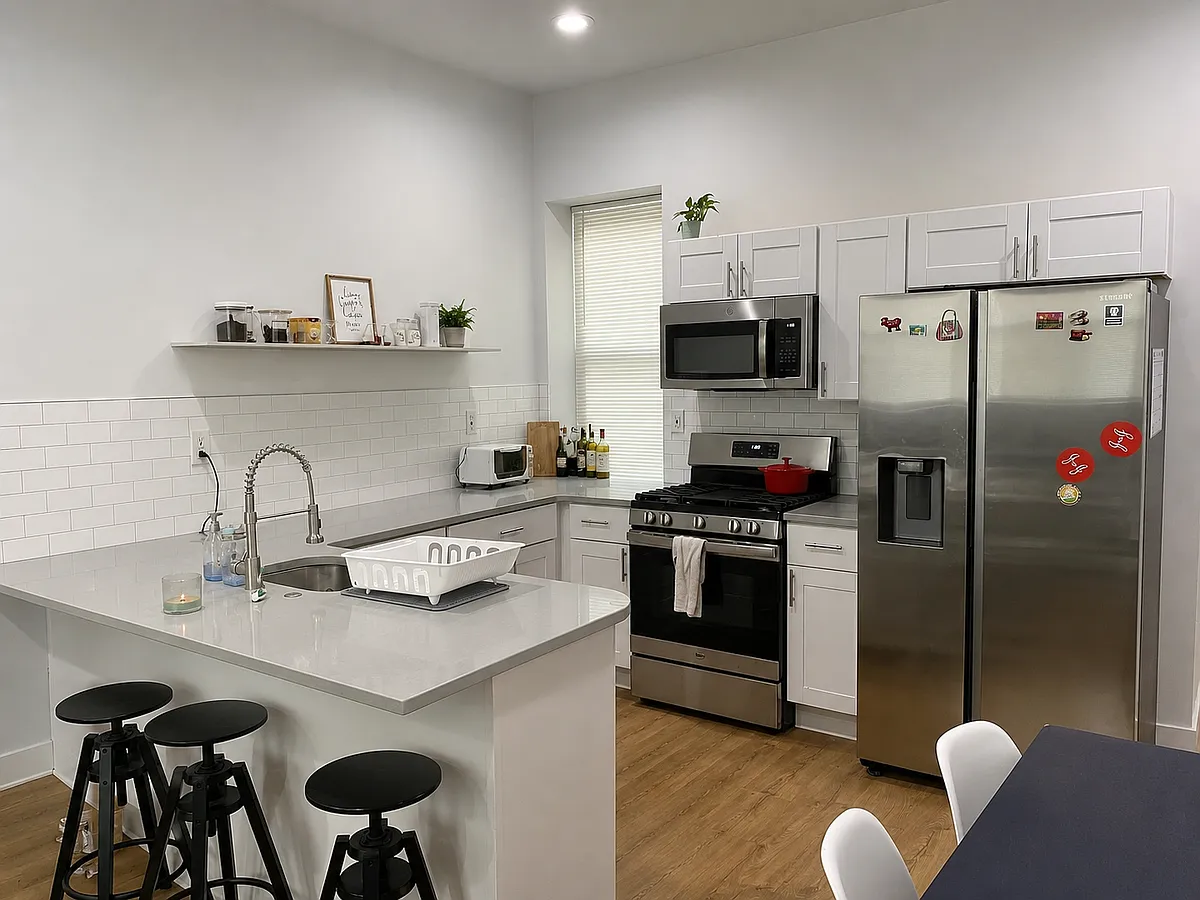 Building Photo - 2904 Poplar St #1