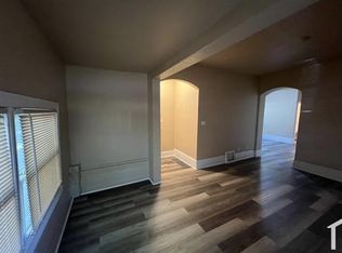 2555 N 16th St, Milwaukee, WI 53206