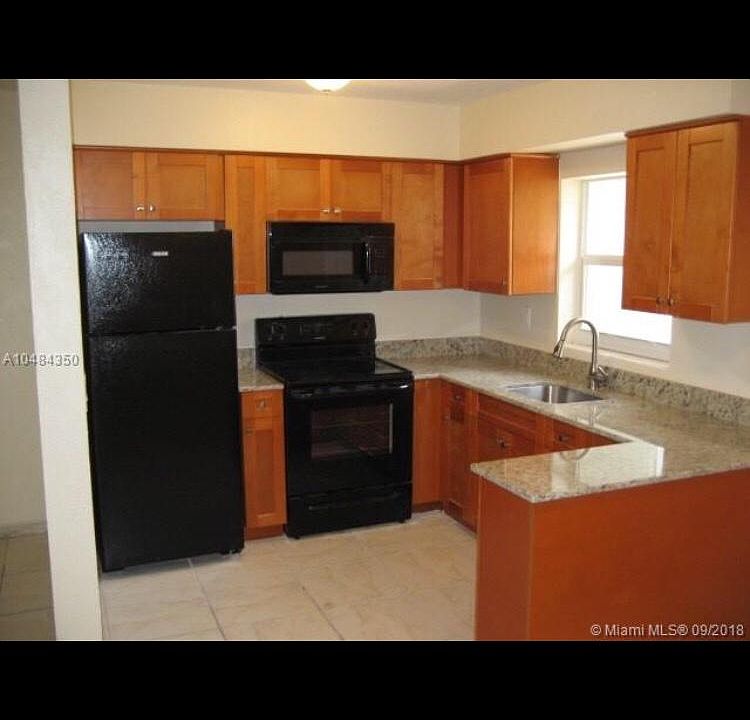2nd image of 7601 Venetian St APT 1