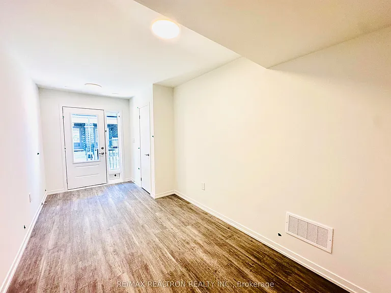 105 Matawin Ln — Photo 16