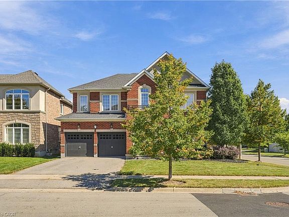 3rd image of 136 Sutherland Cres