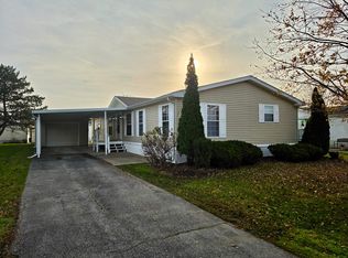 11 Blue Bird Ln, Beecher, IL 60401
