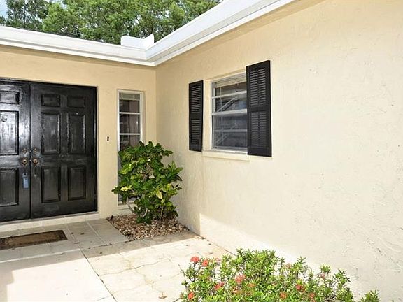 2nd image of 6948 W Country Club Dr N