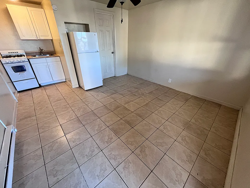 4675 E Benson Hwy #5