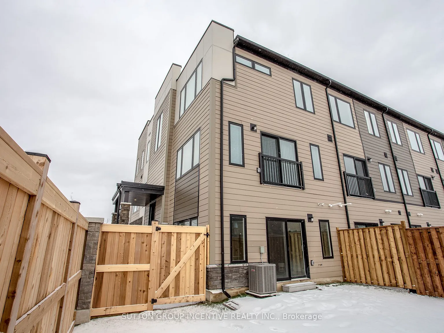 3 bed, $2,950 — Photo 3