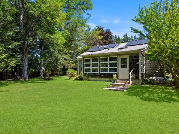 26 S Menantic Rd, Shelter Island, NY 11964