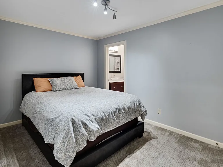 415 S Yates Rd — Photo 25