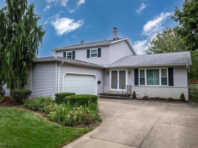 4155 Fielding Dr, North Olmsted, OH, 44070