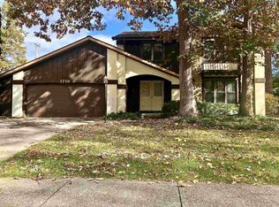 1718 Benham Dr, Fort Wayne, IN 46815