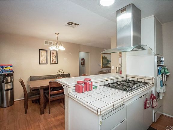 5th image of 2527 Los Padres Dr