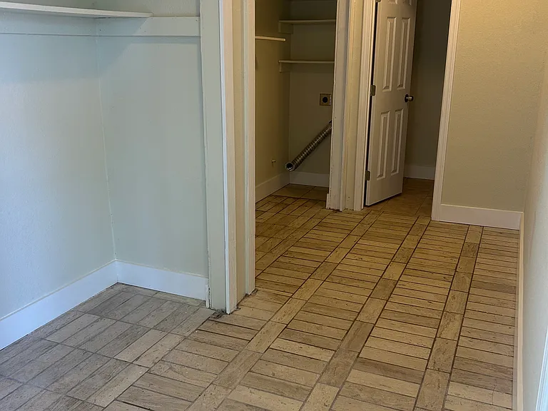 7262 Montgomery Dr — Photo 13