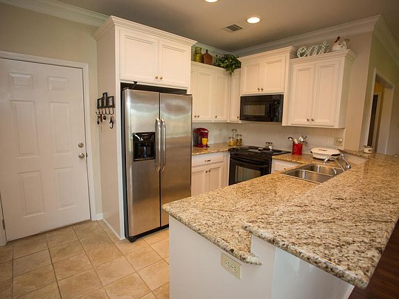 5th image of 201 Camelot Hill Dr