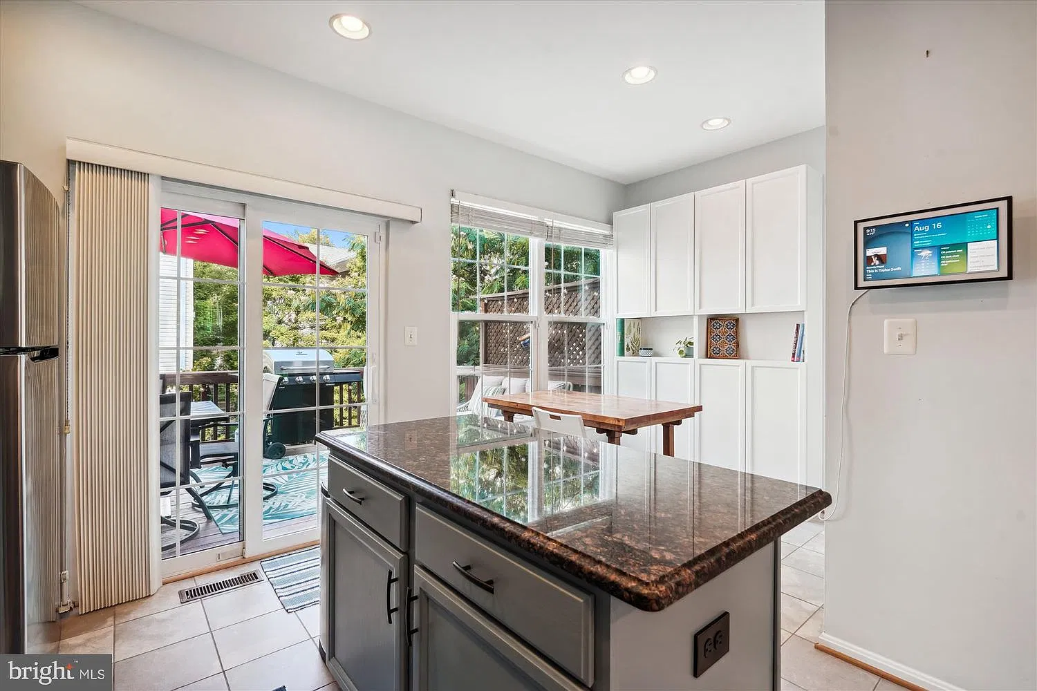 2 bed, 1548 sqft, $3,700 — Photo 2