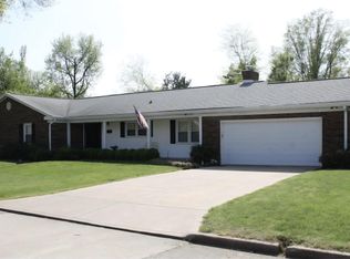 1511 Oriole Dr, Evansville, IN 47715