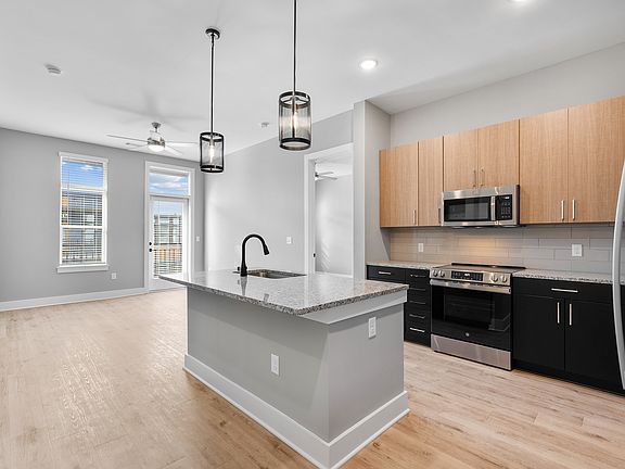 5th image of 146 Roberts St #339
