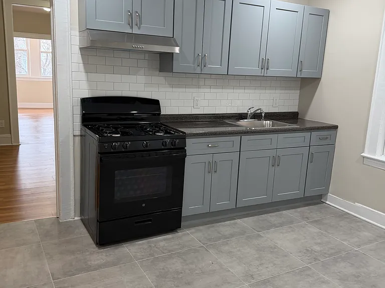 431 S 14th St #1 — Photo 2