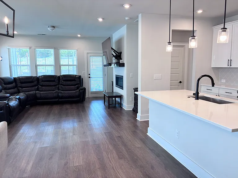 2033 Florine Dr — Photo 17