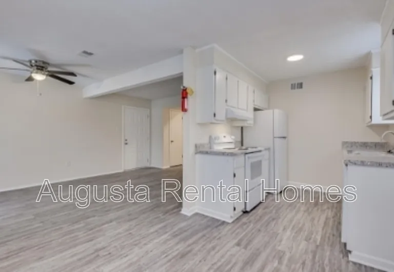 2575 1/2 Tobacco Rd #A — Photo 6