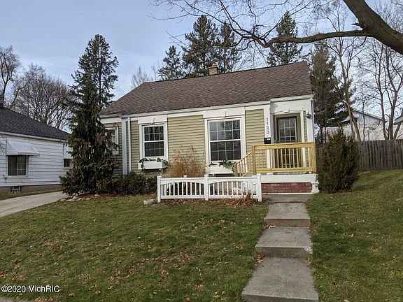 2nd image of 1123 Hollywood St NE