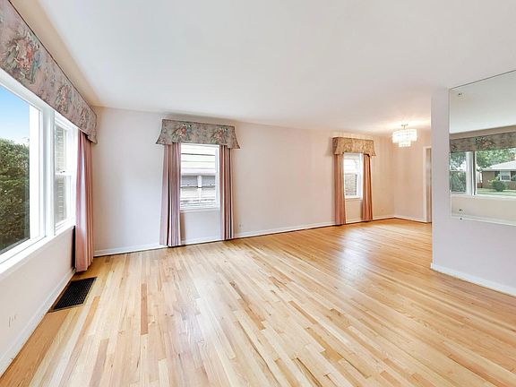 3rd image of 5228 Davis St