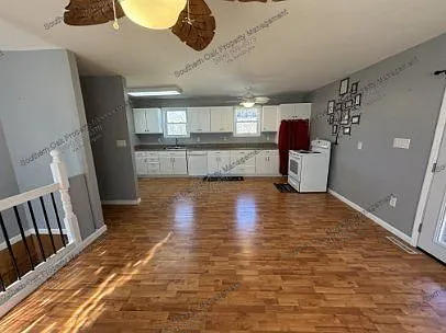 4 bed, 2.0 bath, 2016 sqft, $1,950 — Photo 4