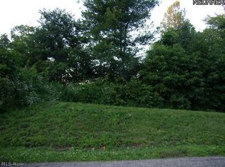 567-568 Apache Trl, Malvern, OH 44644