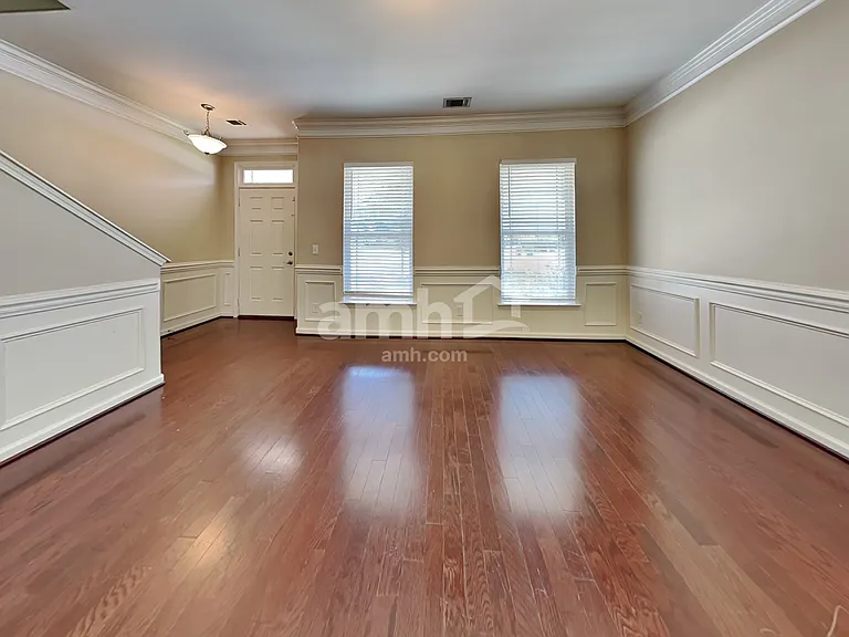 160 Grayson Ave — Photo 7
