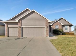 3905 N Rutgers St, Maize, KS 67101