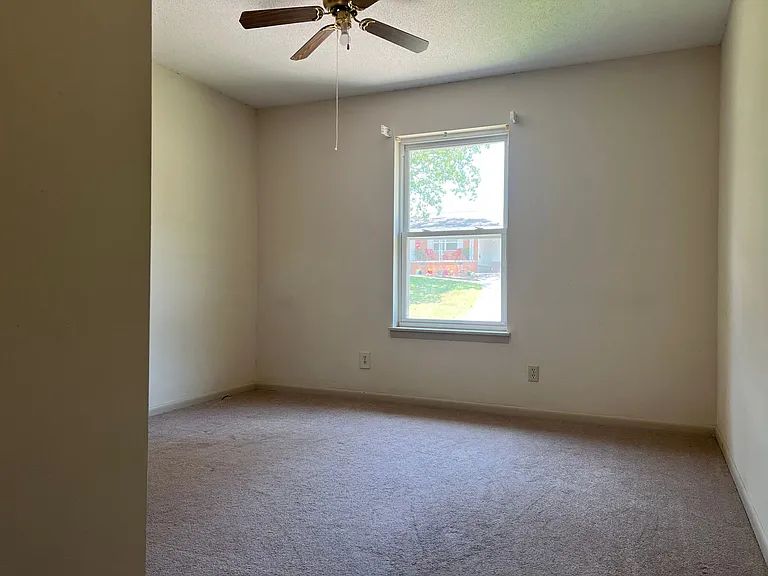 4612 N Cypress St — Photo 10