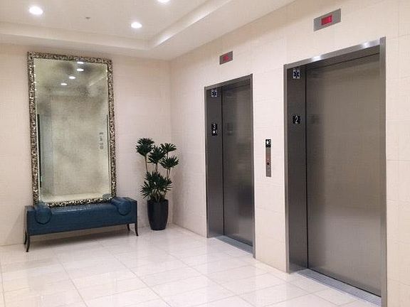2nd image of 2655 Bush St APT 303