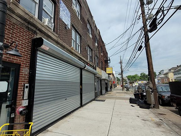 2nd image of 698 Chancellor Ave #302