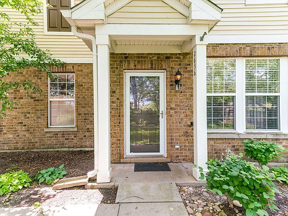 3rd image of 2636 Pondview Dr