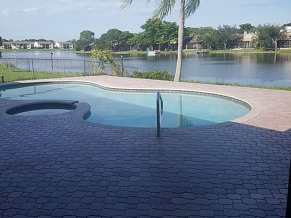5th image of 1421 NW 114th Ave