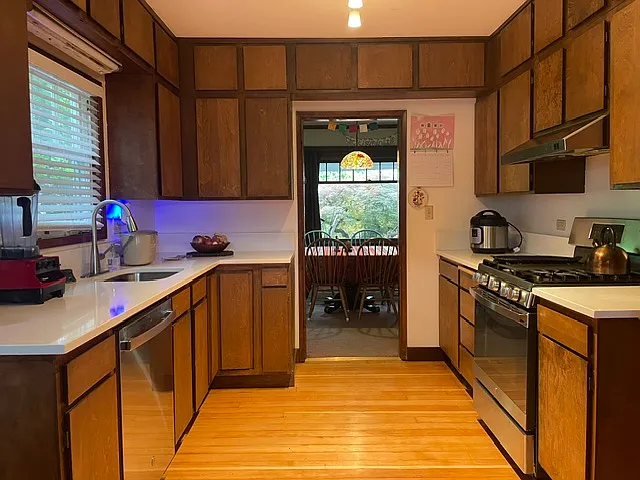 5608 N Commercial Ave — Photo 4