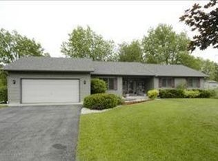 48740 Hickory Ln, Mattawan, MI 49071