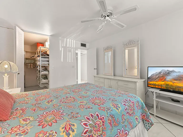 209 Waterford Cir #I — Photo 15
