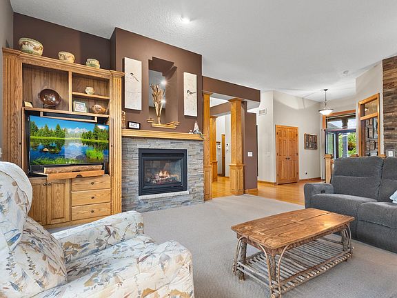 3rd image of 9390 Glenborough Dr
