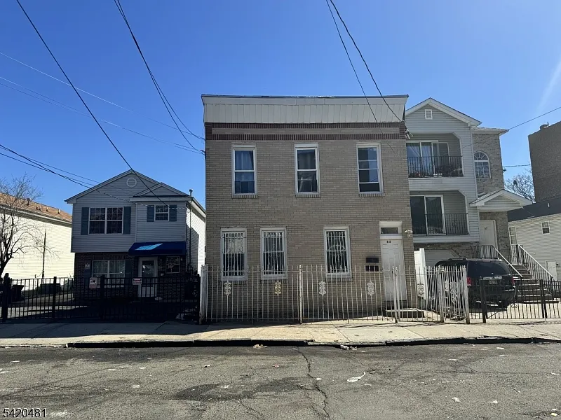 65 Stone St photo 1