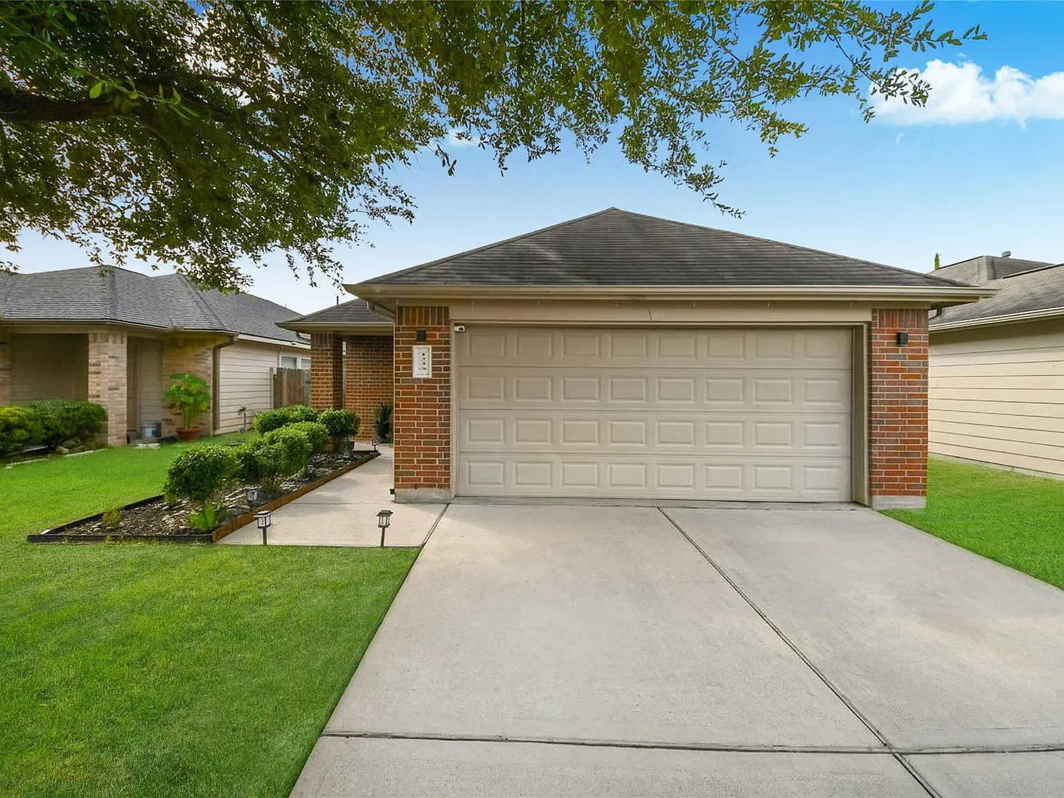 3 bed, 2.0 bath, 1440 sqft, $1,850 — Photo 1
