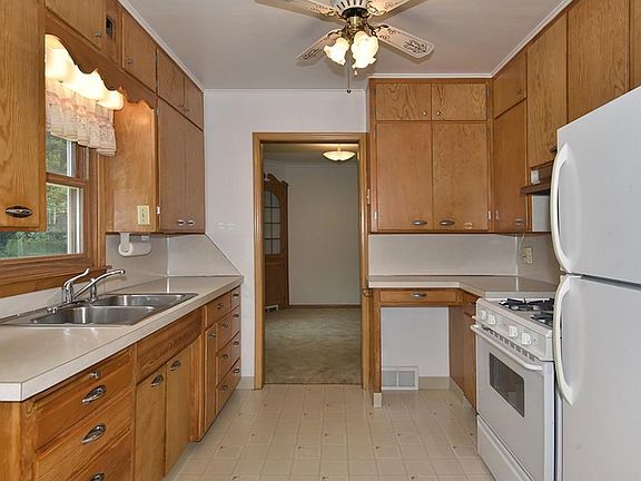 2nd image of 217 Highland Ave