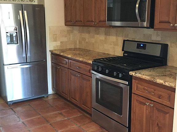 4th image of 434 E Balboa Dr
