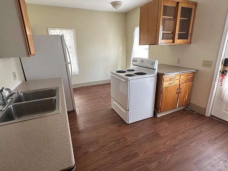 516 E Main St #1 — Photo 10