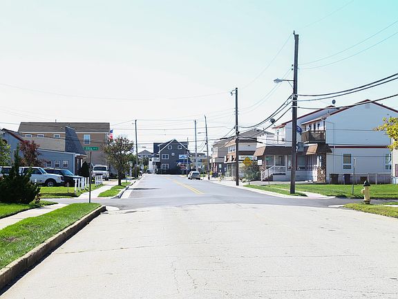 5th image of 2900 Revere Blvd