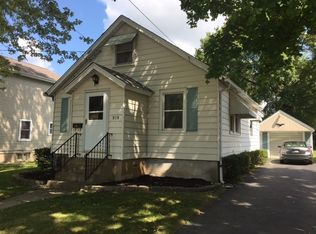 919 Lavoie Ave, Elgin, IL 60120