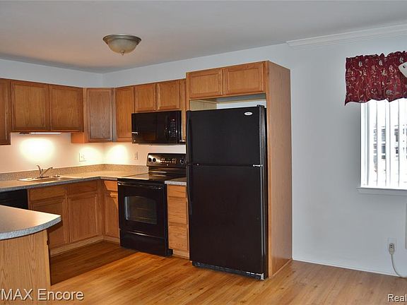 2nd image of 2420 Parmenter Blvd APT 209